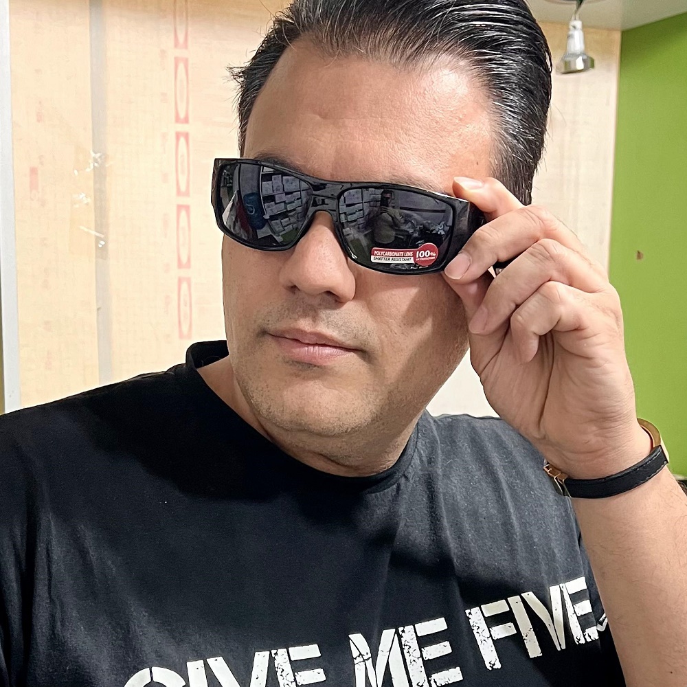 عینک آفتابی زنانه و مردانه vato کد 1546